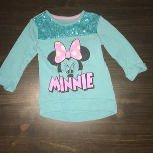 I’m selling a beautiful blue and pink shirt